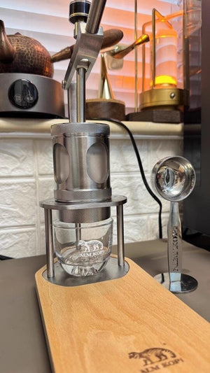 Máquina de café expresso portátil Aleman com bomba manual | Controle a pressão como desejar.