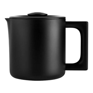 Jarro de café isolado preto com design elegante e pega prática, parte da Fellow, EspressoGear, tudo sobre café.