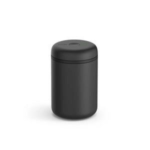 Frasco de armazenamento a vácuo preto mate com vedação elétrica para grãos de café, parte da Fellow, Armazenamento, Novidades, tudo sobre café.