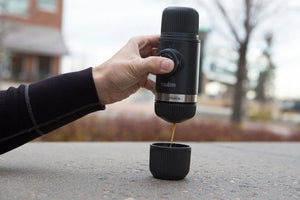 Máquina de café expresso portátil com adaptador para Nespresso OriginalLine, perfeita para baristas e cafeteiras portáteis.