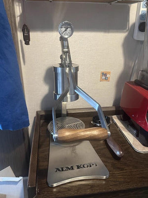 Máquina de espresso Aleman 2P com alavanca manual | Base e bandeja de gotas em aço inoxidável