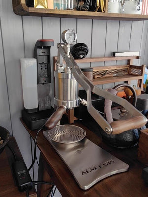 Máquina de espresso Aleman 2P com alavanca manual | Base e bandeja de gotas em aço inoxidável