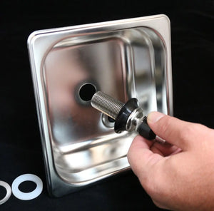 Enxaguador de jarra quadrado 150mm Spinjet em aço inoxidável montado para limpeza eficaz de jarros.